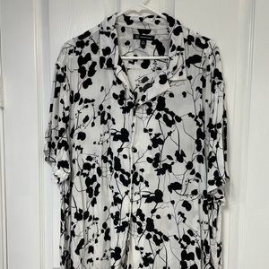 Inc International Mens white w/Black design button down shirt. Size 3XL